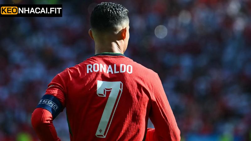 Cristiano Ronaldo Là Ai? Siêu Sao Bóng Đá Và Biểu Tượng Thể Thao 2 Tiểu sử tổng quan huyền thoại Cristiano Ronaldo