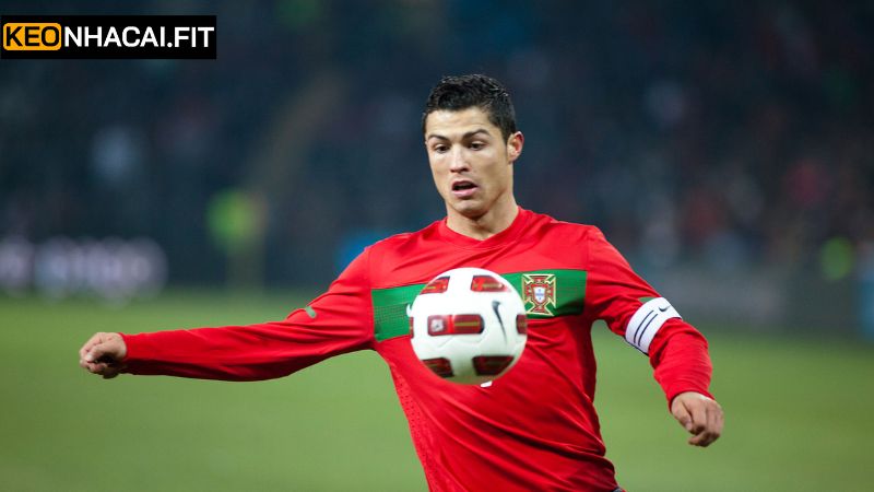 Cristiano Ronaldo Là Ai? Siêu Sao Bóng Đá Và Biểu Tượng Thể Thao 4 Những phong cách thi đấu Cristiano Ronaldo là ai đáng để học hỏi