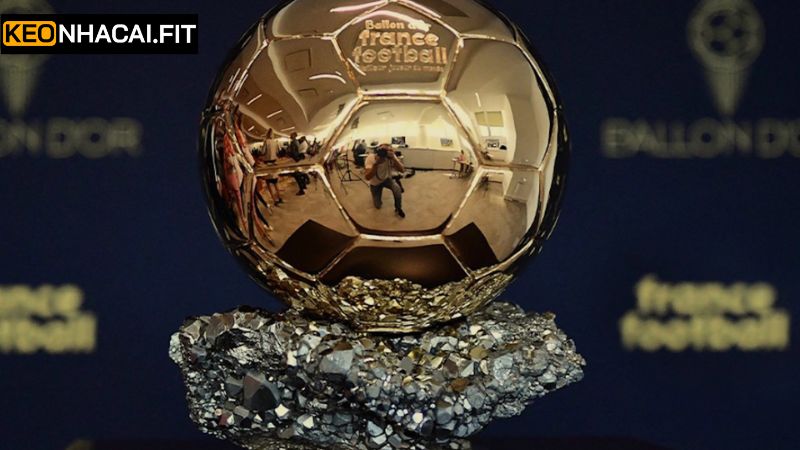 Hành Trình Vươn Tới Đỉnh Cao Cầu Thủ - Quả Bóng Vàng 2021 2 Tìm hiểu thông tin sơ lược quả bóng vàng năm 2021